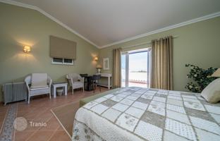 3-комнатный коттедж 220 м² в Каштру-Марине за 465 000 €