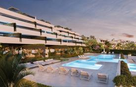 Новая квартира в закрытой резиденции с бассейном, тренажерным залом и спа, рядом с полем для гольфа, Эстепона, Испания за 583 000 €