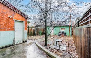 13-комнатный таунхаус на Евклид-авеню за C$2 080 000
