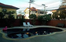 Дом в городе в Джомтьене, Паттайя, Чонбури,  Таиланд за $3 070 в неделю