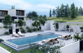 Новая резиденция с бассейном рядом с пляжами и центром Лимассола, Кипр за От $843 000