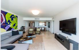 Стильная квартира с видом на океан в резиденции на первой линии от пляжа, Эджуотер, Флорида, США за $2 590 000
