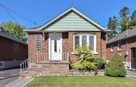 Дом в городе в Этобико, Торонто, Онтарио,  Канада за C$1 149 000