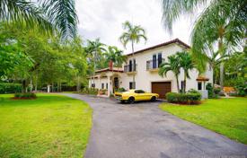 Уютная вилла с садом, бассейном, террасой и гаражом, Майами, США за 1 390 000 €