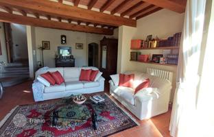 4-комнатная квартира 341 м² в Сан-Кашано-ин-Валь-ди-Пеза за 1 290 000 €