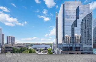 6-комнатная квартира в Норт-Йорке за C$848 000