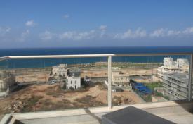 Апартаменты с террасой и панорамным видом на море в резиденции с бассейном, недалеко от побережья, Нетания, Израиль за $820 000