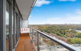 Квартира в Квинсвей, Торонто, Онтарио,  Канада за C$751 000