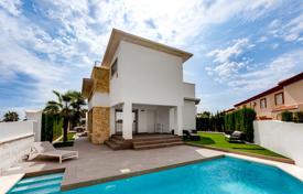 Двухэтажная современная вилла с бассейном в Сьюдад-Кесада, Коста-Бланка, Испания за 370 000 €