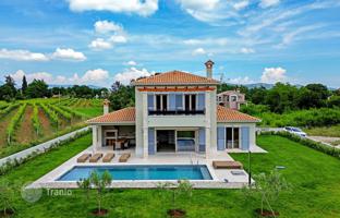 4-комнатный дом 170 м² в Лабине за 650 000 €