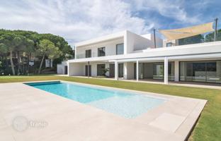 10-комнатная вилла 1 075 м² в Сотогранде за 4 600 000 €
