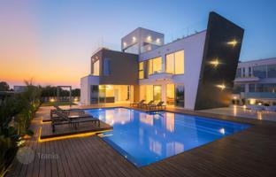 4-комнатный коттедж 451 м² в Айя-Напе за 2 320 000 €