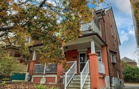Дом в городе на улице Дафферин, Торонто, Онтарио,  Канада за C$1 556 000