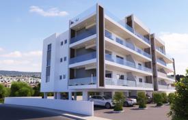Современные апартаменты в комплексе с бассейном,
в пешей доступности до моря- Пафос за 349 000 €