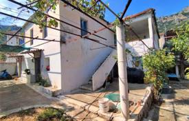 Двухэтажный дом под ремонт с садом и видом на море на Пелопоннесе, Греция за 170 000 €