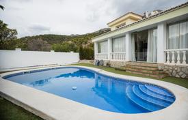 Трёхуровневая вилла с бассейном, садом и гаражом в Альтеа Ла Велья, Альтея, Испания за 1 500 000 €