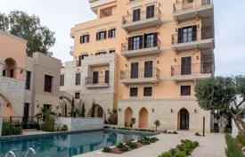 Четырехкомнатная квартира с террасой в резиденции с бассейном, Лимассол, Кипр. Цена по запросу