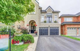 Дом в городе в Скарборо, Торонто, Онтарио,  Канада за C$1 386 000
