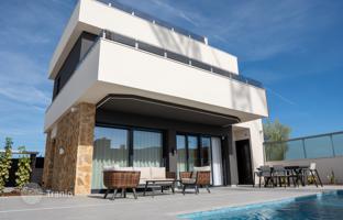 3-комнатная вилла 200 м² в Сьюдад-Кесада за 588 000 €