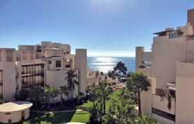 Современные апартаменты с просторной террасой и видом на море, Эстепона, Испания за 399 000 €