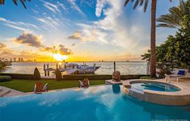 Роскошная вилла с бассейном, патио, террасой и двумя гаражами Майами-Бич, США за 11 908 000 €