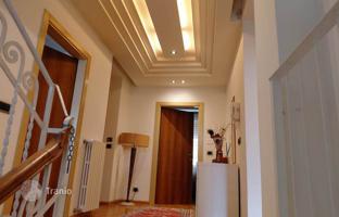 5-комнатная вилла 300 м² в Ареццо за 580 000 €