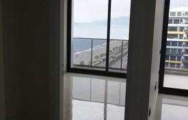Шикарная двух комнатная квартира с видом на горы и море, расположенная в элитном комплексe на первой береговой линии за 122 000 €