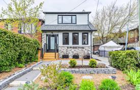 Дом в городе в Скарборо, Торонто, Онтарио,  Канада за C$1 449 000