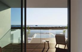 Трехкомнатная квартира с видом на реку в новом комплексе, Фару, Португалия за 632 000 €