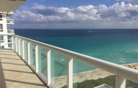 Современные апартаменты с видом на океан в резиденции на первой линии от пляжа, Майами-Бич, Флорида, США за $1 040 000
