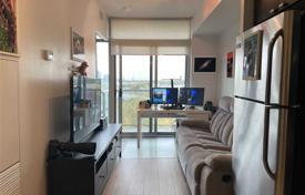 Квартира в Квинсвей, Торонто, Онтарио,  Канада за C$777 000