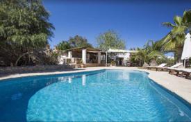 Традиционная вилла с бассейном и гостевым домом в Рока Льиса, Ибица, Испания за 11 000 € в неделю