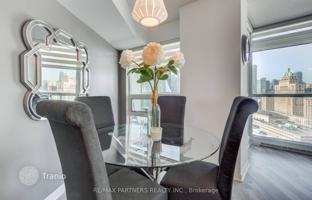 5-комнатная квартира в Янг-стрит за C$1 241 000