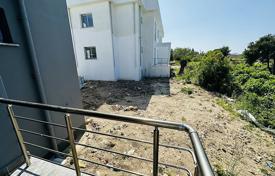 Готовая квартира с тремя спальнями и с собственным садом в Кирении, Лапта за 165 000 €