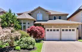 Дом в городе в Этобико, Торонто, Онтарио,  Канада за C$2 216 000