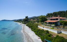 Меблированная вилла на берегу моря, Кассандра, Греция за 1 700 000 €