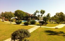 Меблированная вилла с садом в жилом комплексе с общим бассейном, Бодрум, Турция за $299 000