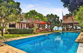 Просторная вилла с частным садом, бассейном, парковкой и частным пляжем, Самуи, Таиланд за $1 914 000