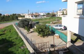 Просторный таунхаус с частным садом, патио, парковкой и террасой, Паралимни, Кипр за 190 000 €