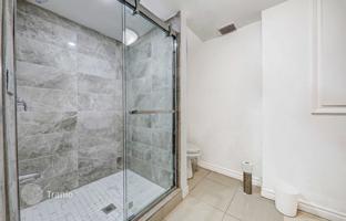 9-комнатный дом в Скарборо за C$1 579 000