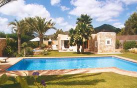 Вилла с двумя бассейнами и большим садом в спокойном районе, Ибица, Испания за 11 200 € в неделю
