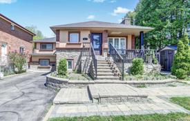 Дом в городе в Скарборо, Торонто, Онтарио,  Канада за C$1 115 000