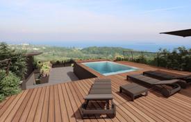 Апартаменты в ЖК с бассейном, теннисным кортом и полем для гольфа на озере Гарда, Ломбардия, Италия. Цена по запросу