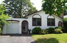 Дом в городе в Скарборо, Торонто, Онтарио,  Канада за C$1 022 000