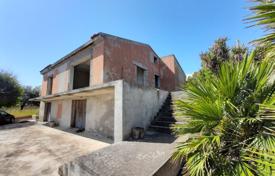Вилла с панорамным видом и садом в 30 метрах от моря, Аугуста, Италия за 420 000 €