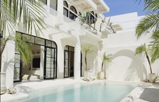 3-комнатная вилла 284 м² в Южной Куте за $670 000