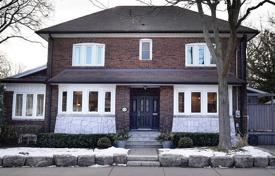 Дом в городе в Олд Торонто, Торонто, Онтарио,  Канада за C$2 072 000