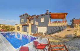 Меблированная двухэтажная вилла с бассейном и панорамным видом в Неа Кидонии, Крит, Греция за 370 000 €