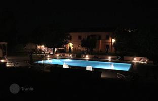 18-комнатная вилла 1 200 м² в Розиньяно-Мариттимо за 2 700 000 €