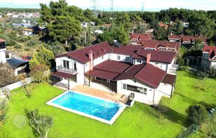 13-комнатная вилла 864 м² в Кепезе за 61 907 000 TRY